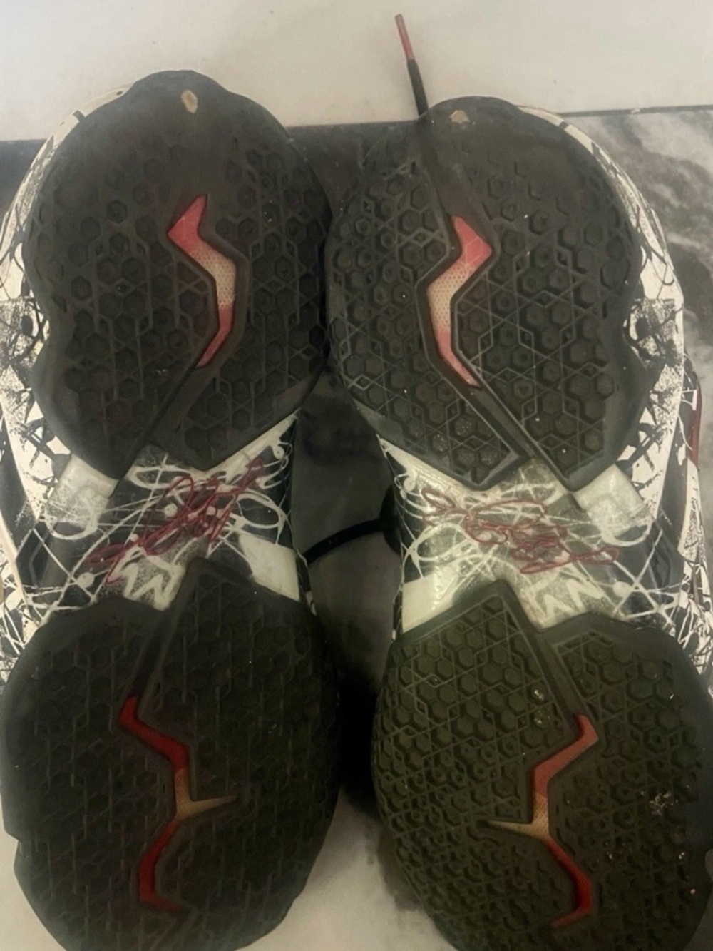 Nike Black and Red High-Top Basketball Shoes with Graphic White LeBron 11 Graffi - Picture 4 of 5
